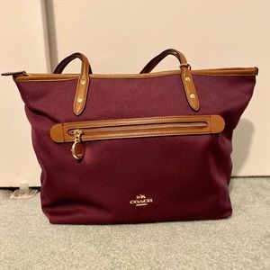 Coach Sawyer Tote (IM/Plum)